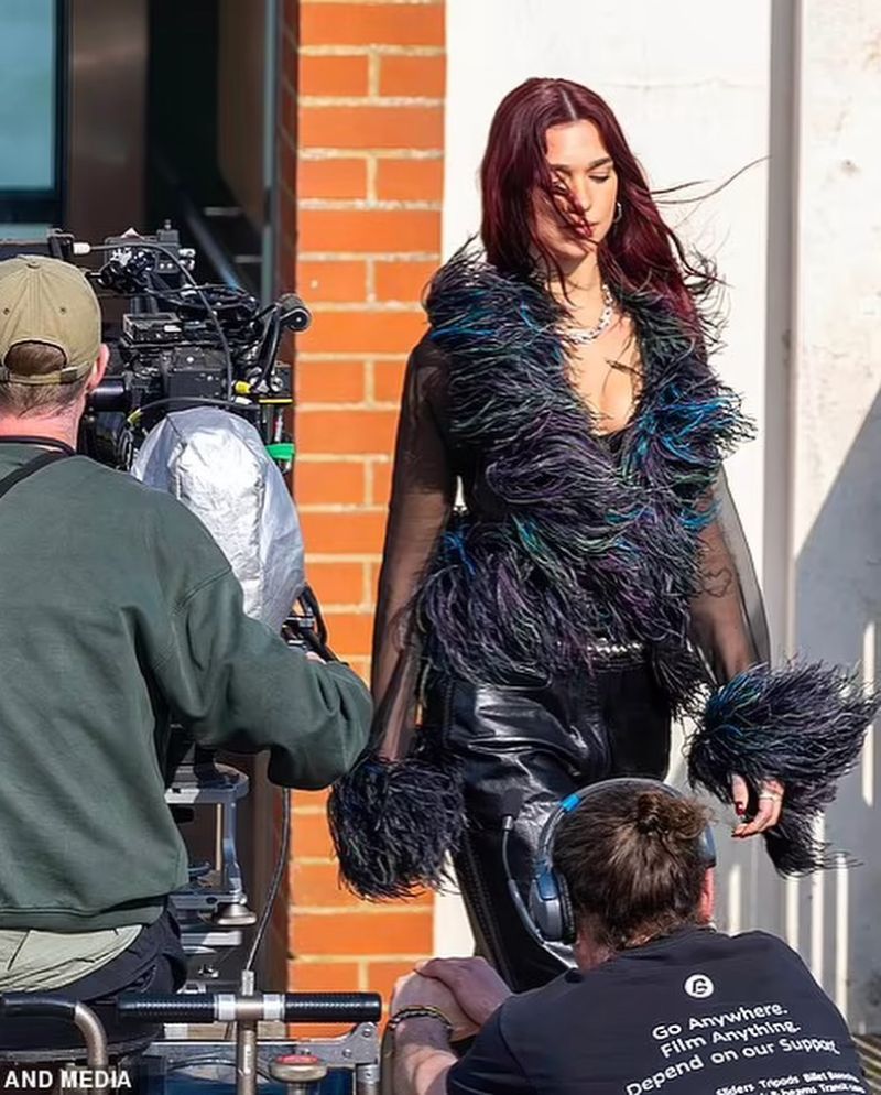 DUA LIPA AT O2 COMMUNICATIONS COMMERCIAL SET IN KENT12